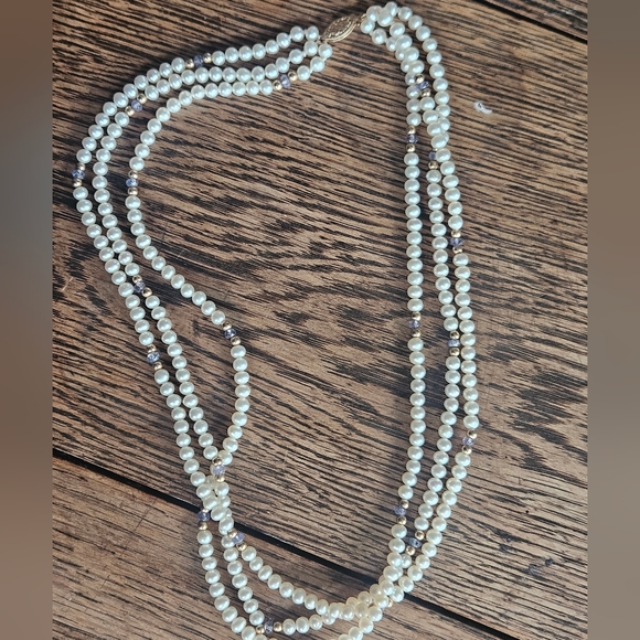 Jewelry - Elegant 17" 14k Yellow Gold 3 Strand White Pearl Necklace Amethyst Accents